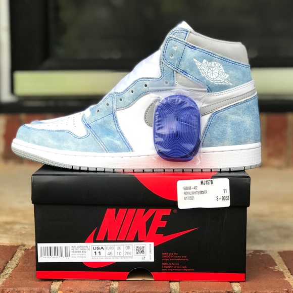 Air Jordan Retro 1 High OG Hyper Royal sz 10.5& 11 - Picture 15 of 15